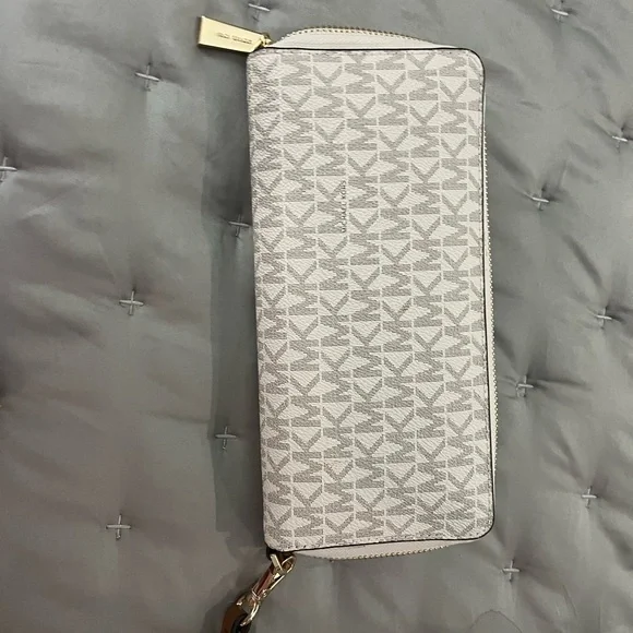 Michael Kors Monogram Zip-Around Wallet - Picture 4 of 4